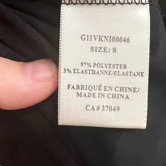 Colori black top with mesh, size large (L) features a cute gem zipper - Picture 7 of 8